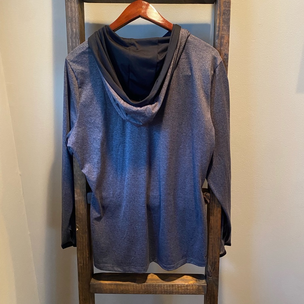 Lightweight North Face Pullover - image 3